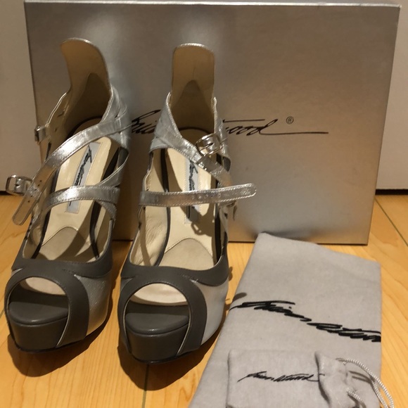 Brian Atwood silver platform open tor heels size 36 - Picture 10 of 11
